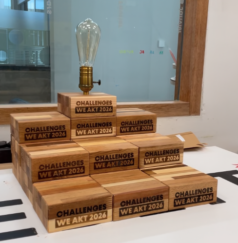 Matériaux sélectionnés pour la fabrication — plaques et socles WOAW atelier