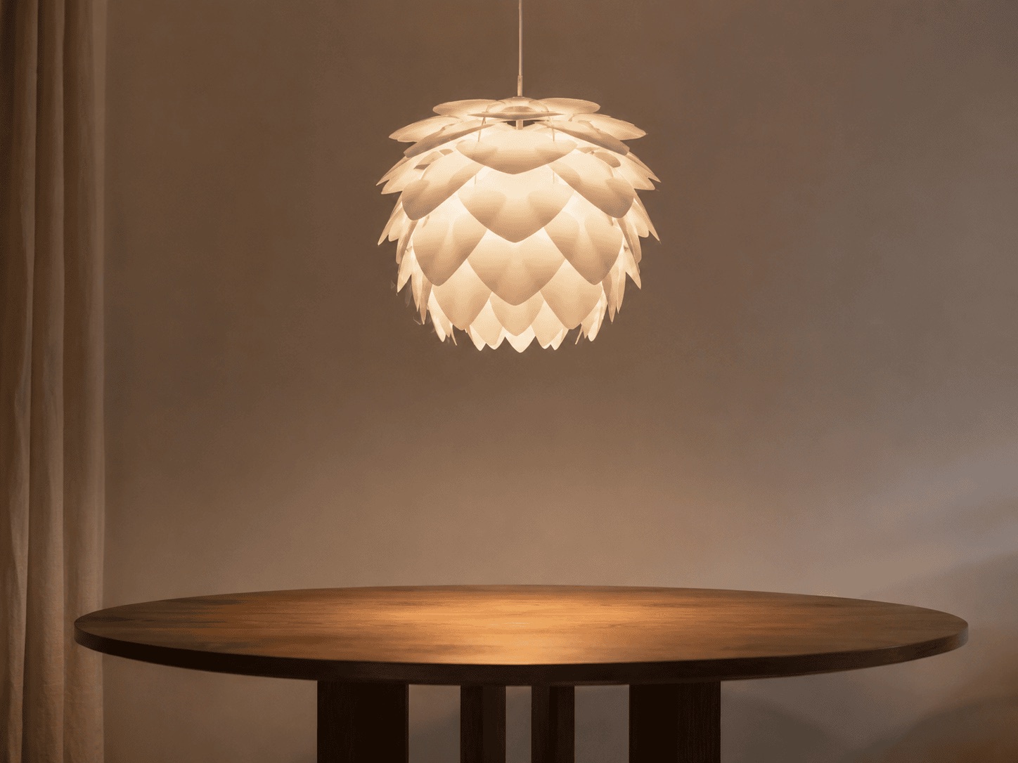 Lampe lotus sur mesure en plastique recyclé, ambiance chaleureuse — WOAW Light